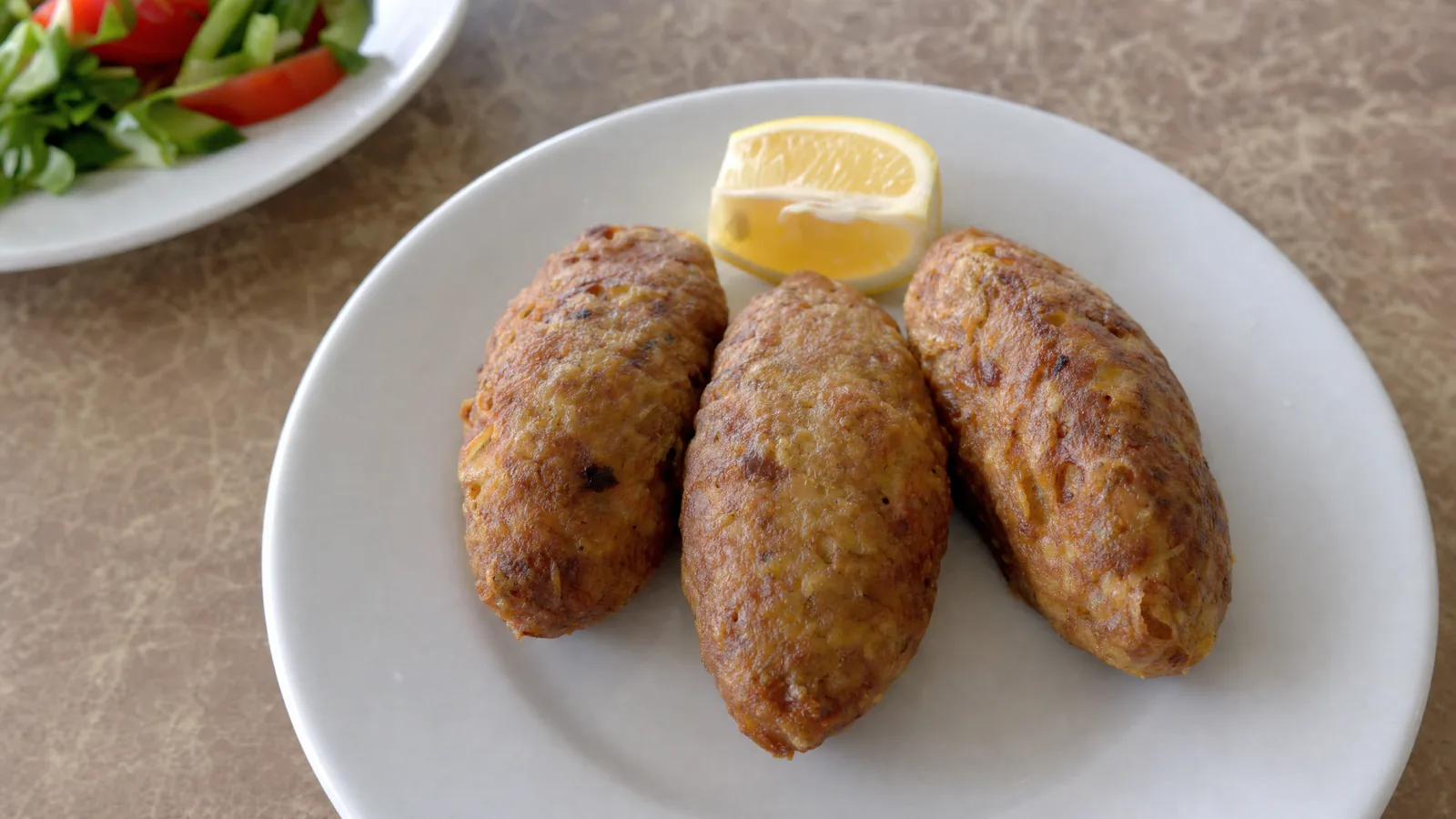 Pirinçli, kızarmış kadınbudu köfte