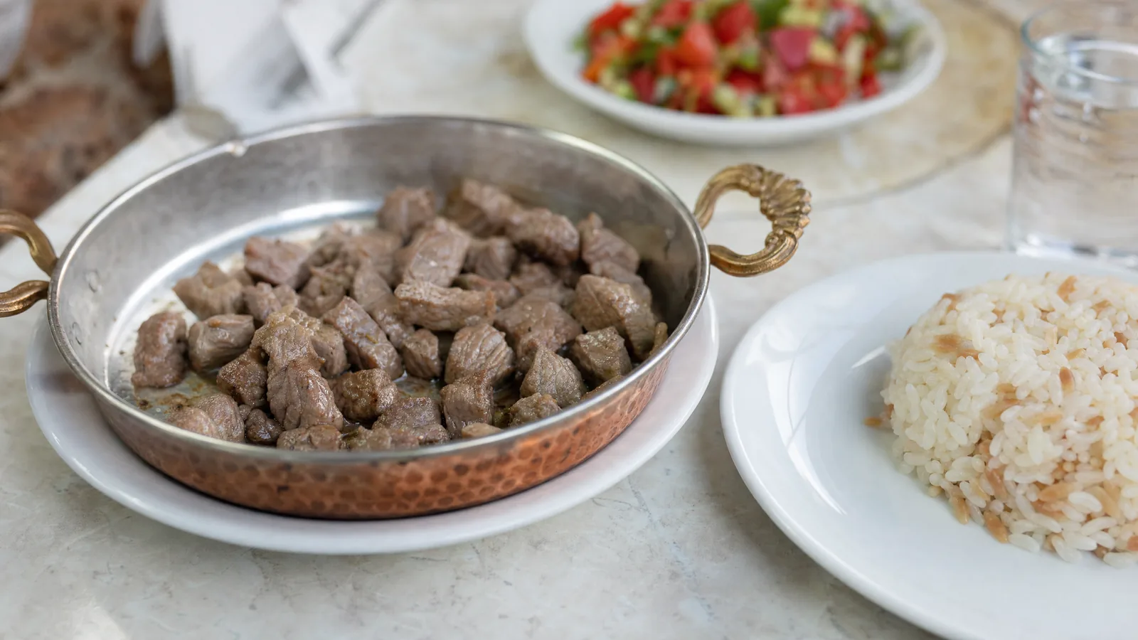 Tereyağlı kuşbaşı et